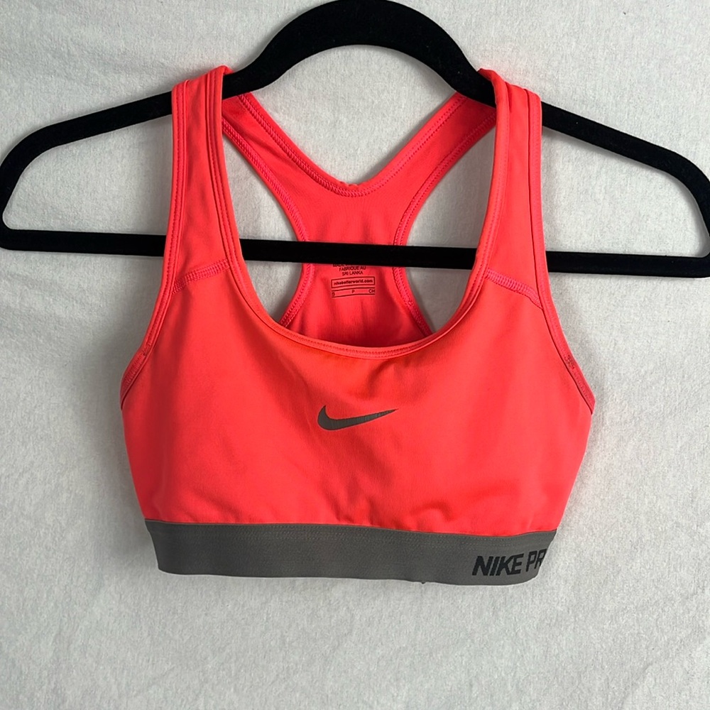 Nike pro sports bra, size small